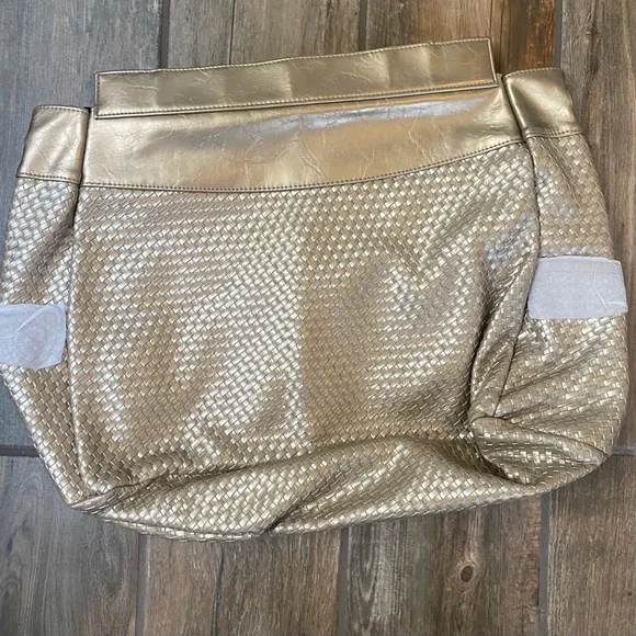 Miche Rebekah Shell. Some signs of wear. Metallic champagne. - Picture 3 of 3